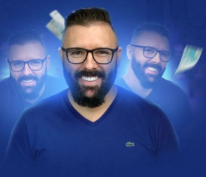 Quem é o Alex Vargas