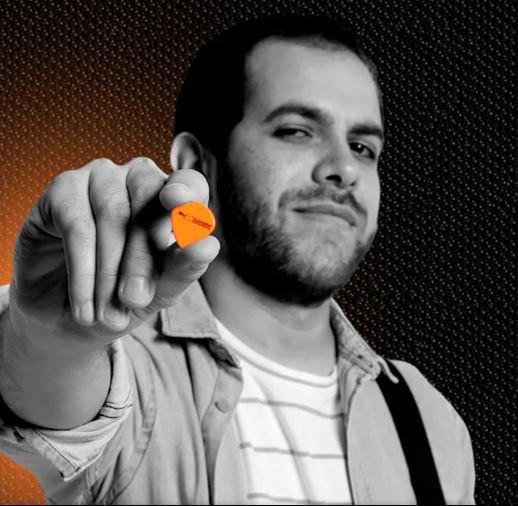 Quem é Rodrigo Ferrarezi