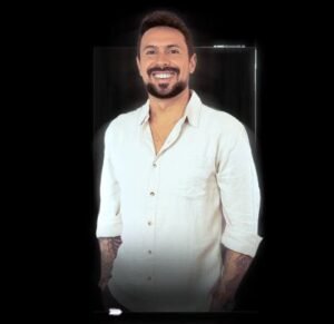 Quem são Adrian Sacomani e Nathalia Moore