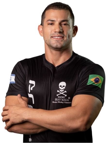 Mestre Wesley Gimenez em imagem oficial do Krav Maga Caveira e Defesa Pessoal Caveira 2.0.